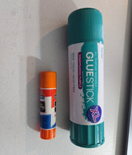 Load image into Gallery viewer, Darice Giant Disappearing Purple Glue Sticks, Large 115-gram Jumbo XL Glue Stick - Dries Clear, Washable, Non-Toxic - Classroom Back to School Supplies - 1 Pack 4.05oz