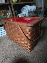 Load image into Gallery viewer, Vintage Picnic Basket