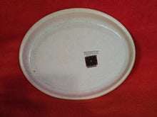 Load image into Gallery viewer, Canadiana Doverstone Oval Platters, set of 2