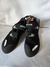 Load image into Gallery viewer, Climb X Rave Strap Climbing Shoes Black Sz 6.5