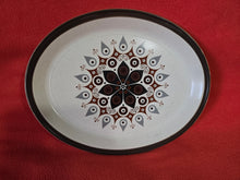 Load image into Gallery viewer, Canadiana Doverstone Oval Platters, set of 2