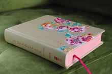 Load image into Gallery viewer, NIV Journal the Word Bible for Teen Girls (Gold/Floral Leathersoft)